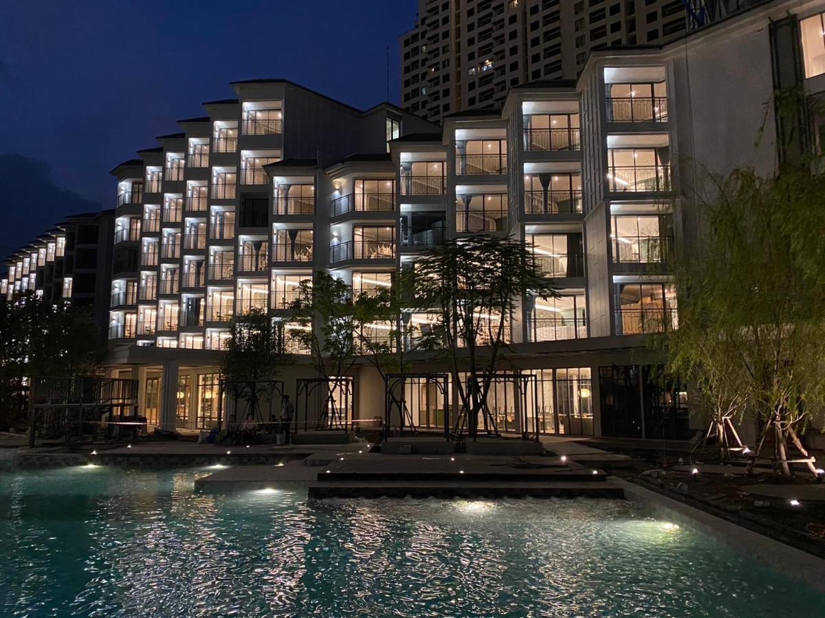 Hotel The Quarter Chaophraya By Uhg Bangkok Exterior foto