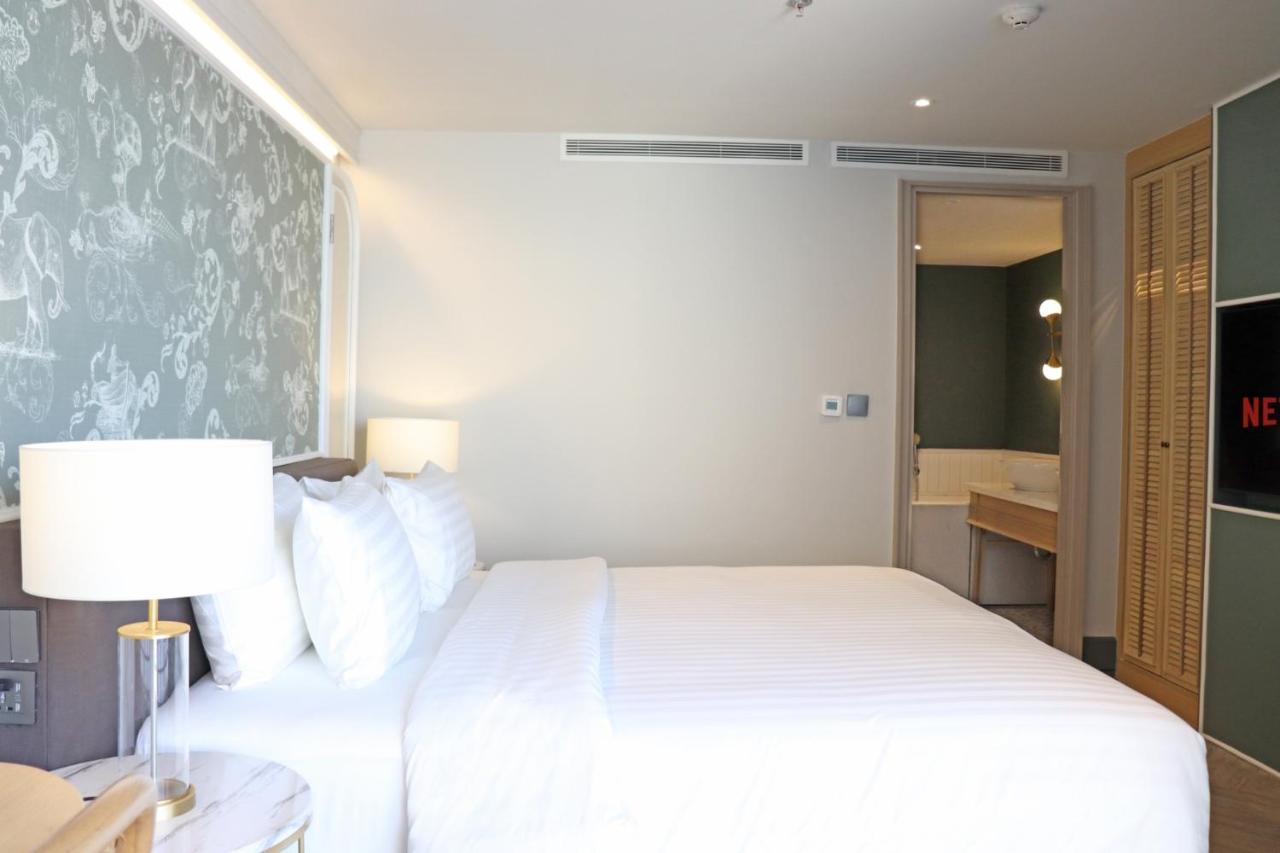 Hotel The Quarter Chaophraya By Uhg Bangkok Exterior foto