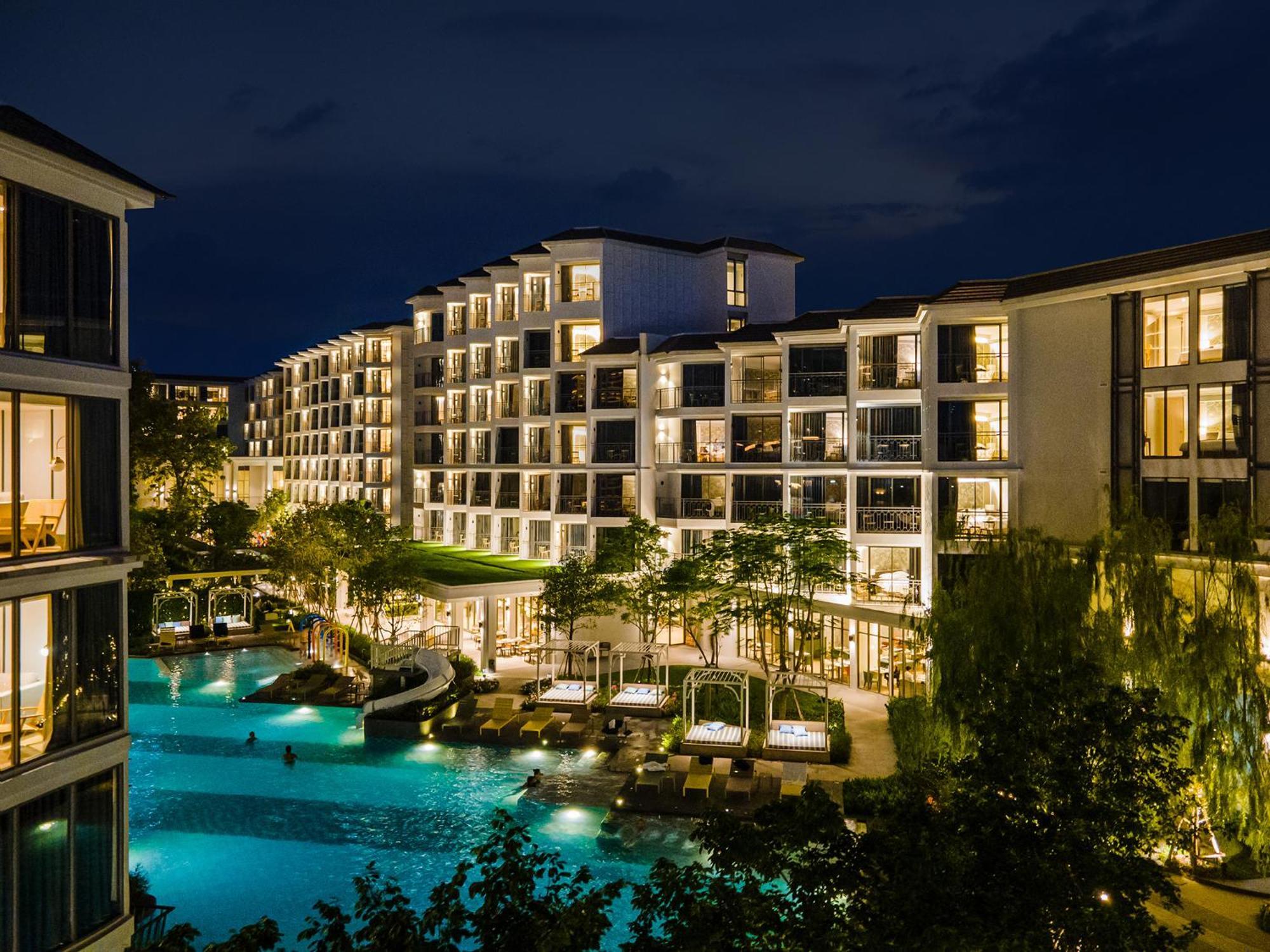 Hotel The Quarter Chaophraya By Uhg Bangkok Exterior foto